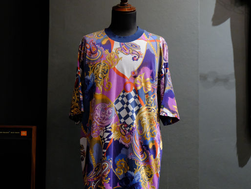 1980-1990s Vintage "Baroque" T-Shirt Made in ITALY