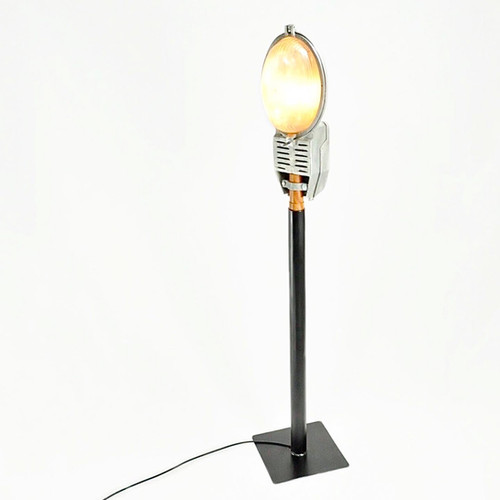 Luminária de Piso Refletor modelo “Público” em Ferro Galvanizado Zagaia