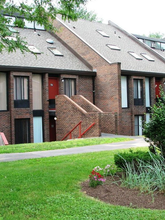 Briarwood Hills Apartments in North Haven, Connecticut