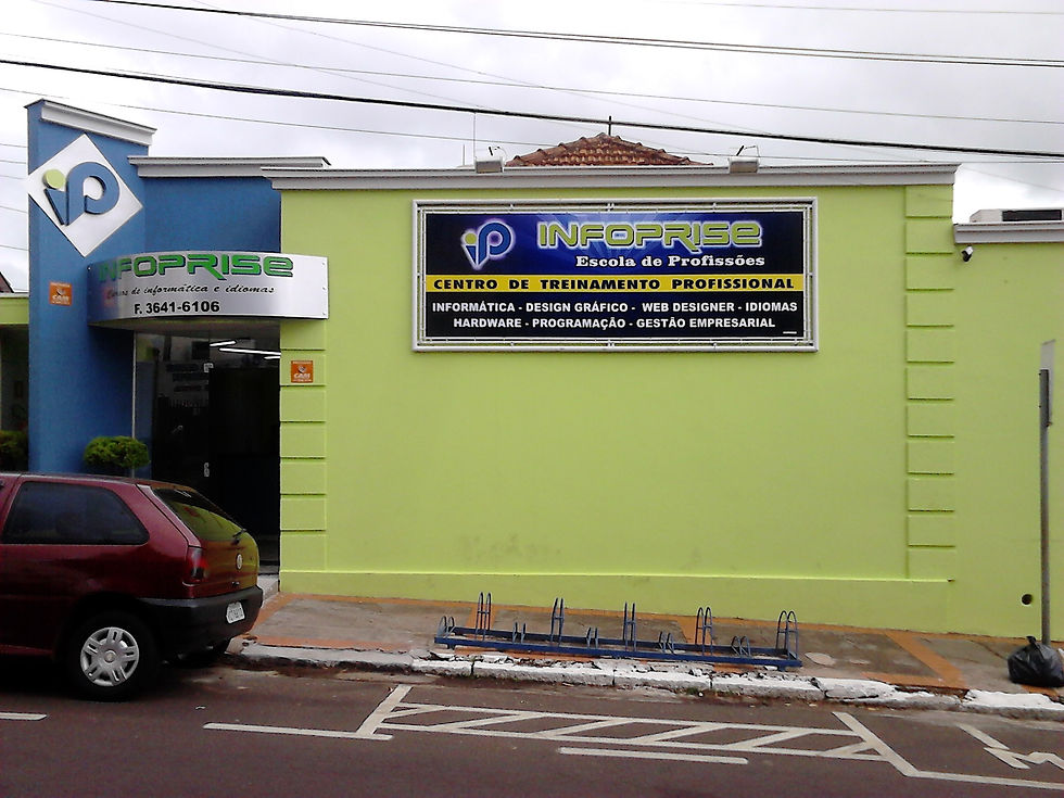 Frente da Escola