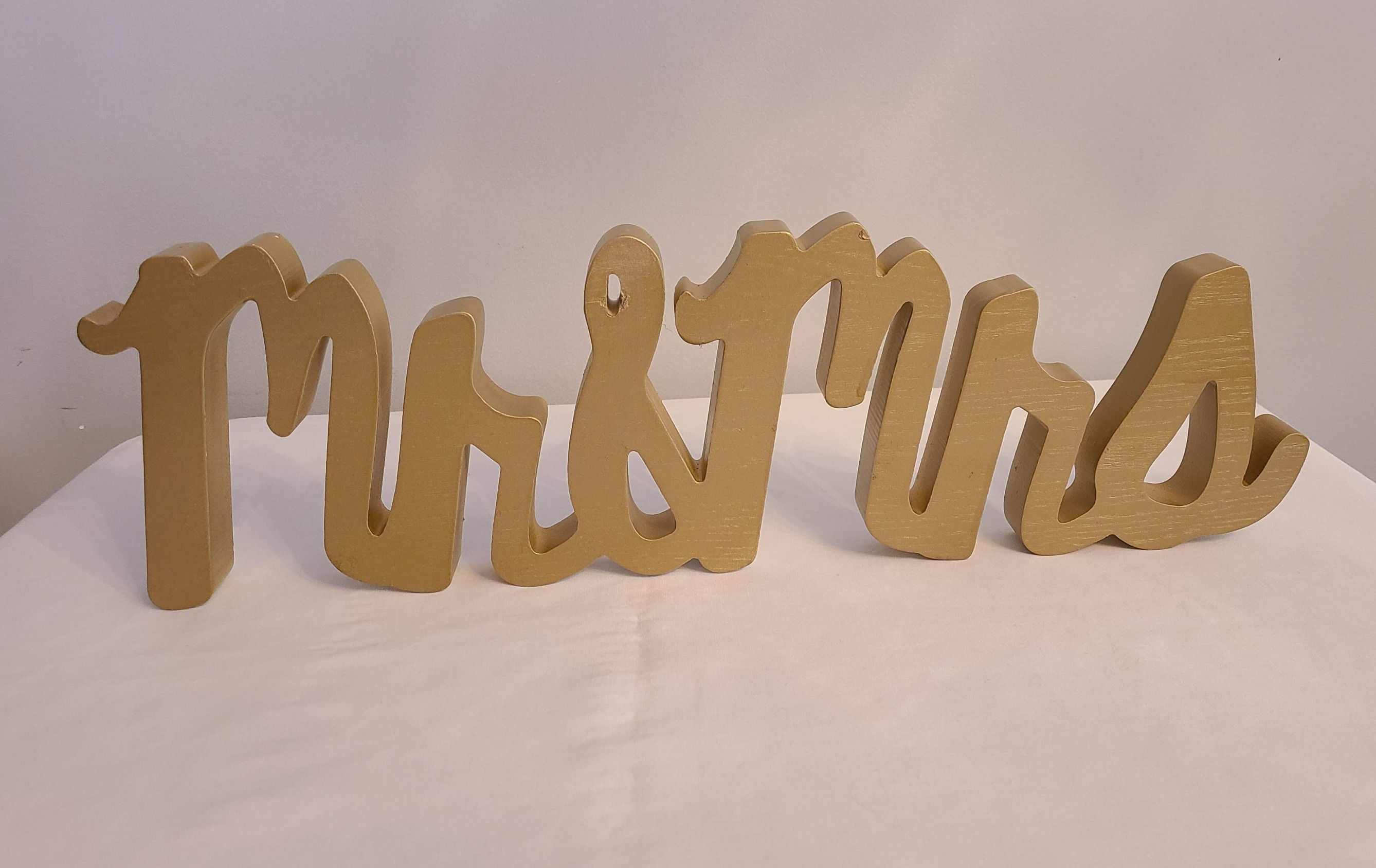 Item #: SE-87 Gold Mr & Mrs Scroll Sign