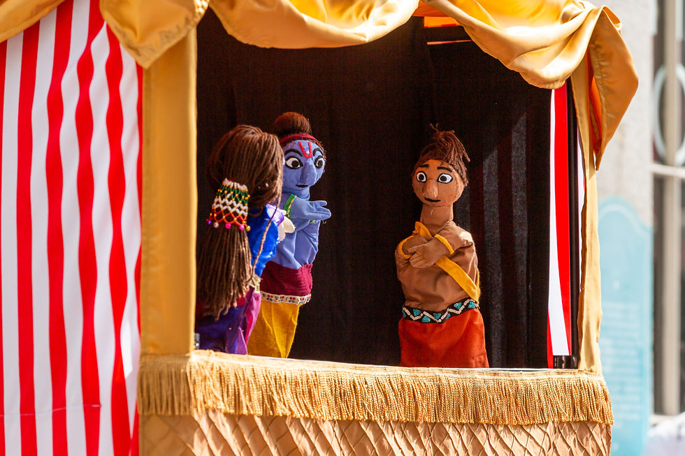 Holi - the Three Friends