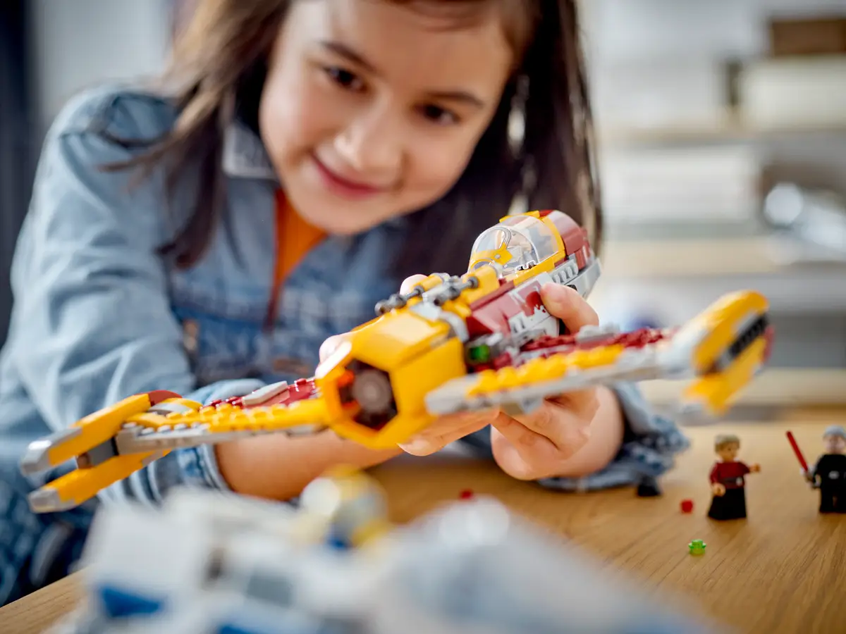 LEGO Star Wars 75364 New Republic E-Wing vs. Shin Hatis Starfighter