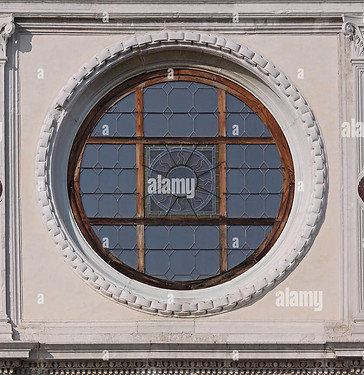 round-window-at-catholic-church-venice-italy-TA7TBC.jpg