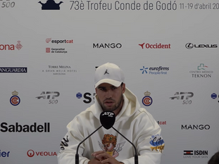 CARLOS ALCARAZ SE BAJA DEL BARCELONA OPEN POR LESIÓN Y QUEDA EN DUDA PARA MADRID