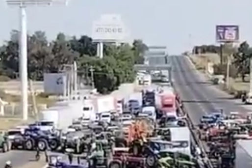 SICT da a conocer carreteras que continúan con bloqueos de manifestantes
