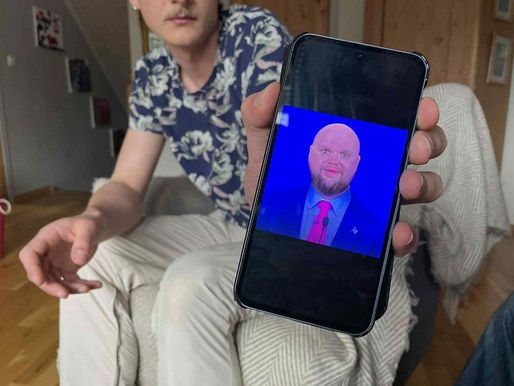 Prohíben a turista entrar a Estados Unidos por un meme del vicepresidente Vance en su teléfono