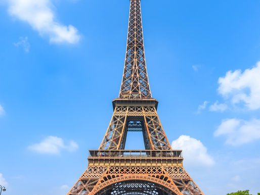 Tendrá Torre Eiffel puente colgante temporal para visitantes puedan cruzarla a 60 metros