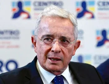 Absuelven de cualquier delito a expresidente de Colombia