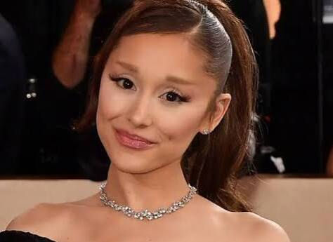 Deja Ariana Grande trabajo en musical: se tomará un descanso