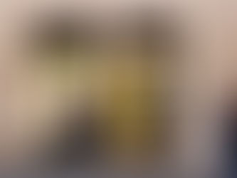 Compra grupo Prada en una fortuna a Versace