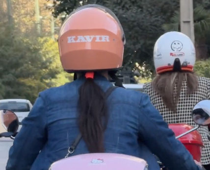 Mujeres podrán conducir motocicletas en Irán