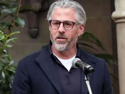 Demandan dimisión de encargado de organización de olímpicos de Los Ángeles por aparición en archivos Epstein
