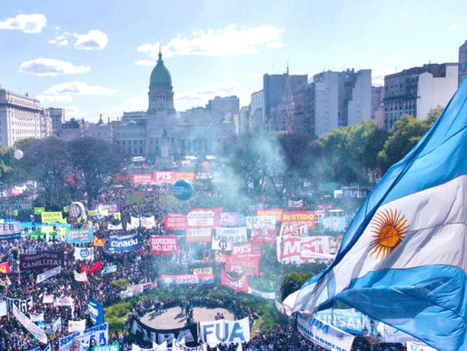 Paro universitario tras veto de Milei a ley de financiación en Argentina