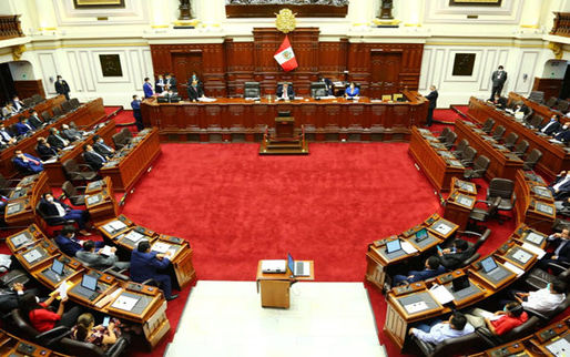 Buscan legisladores peruanos tumbar mega aumento salarial de Boluarte