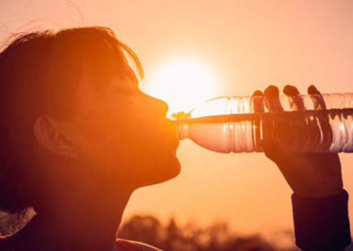 ¿Cuándo consumir agua y cuando bebidas deportivas?