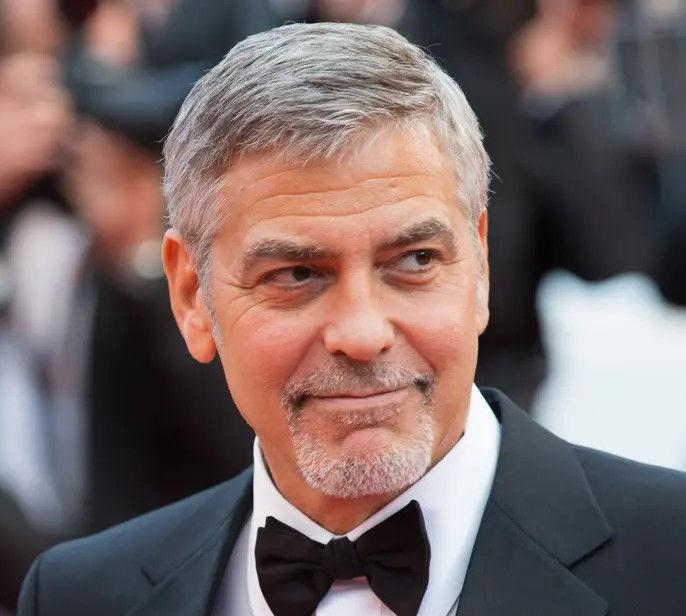 Galán del cine ya no besará actrices en sus películas: pactó con su esposa