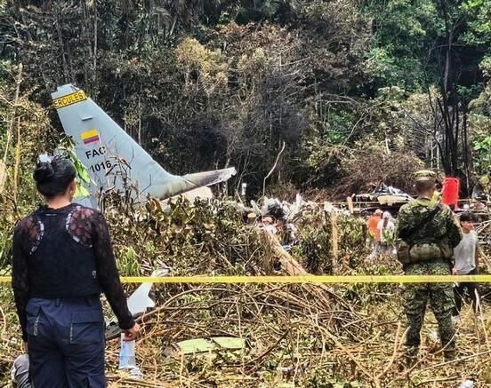 Chocó con árboles antes de estrellarse el avión militar colombiano en putumayo