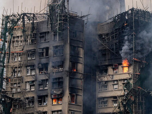 Aumenta cifra de muertos por incendio en rascacielos de Hong Kong 