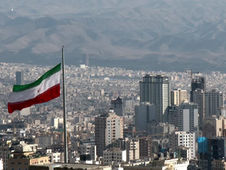 Reporta Irán más de 100 muertos en buque atacado por Estados Unidos 