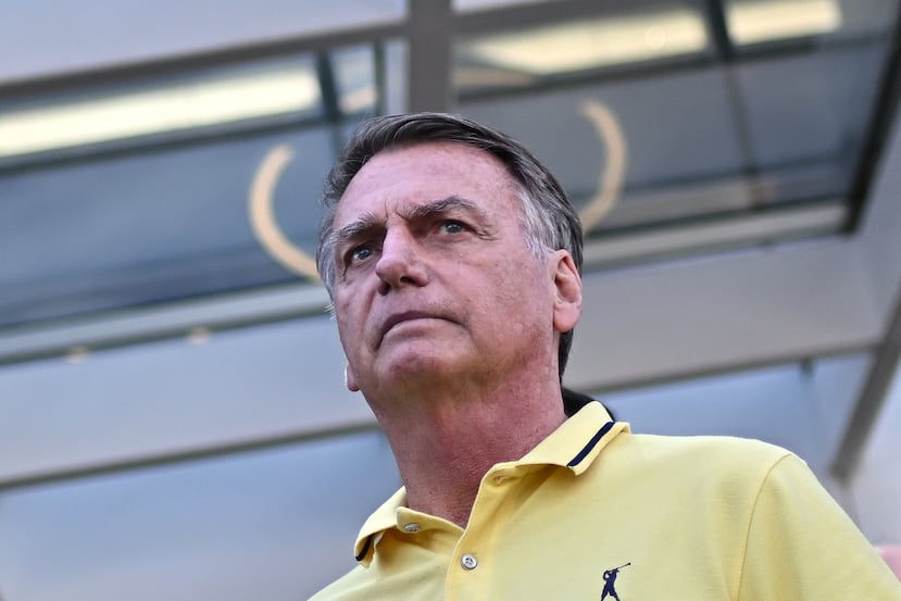 Dan de alta a Bolsonaro; a prisión domiciliaria