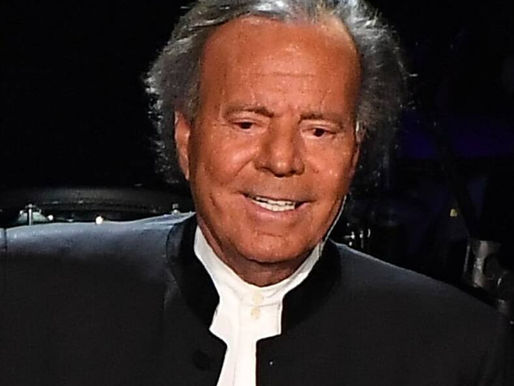 Califica Julio Iglesias acusaciones de abuso sexual de “absolutamente falsas”