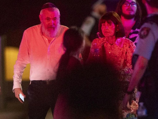 Achacan hasta 59 delitos a uno de los atacantes de comunidad judía en Australia