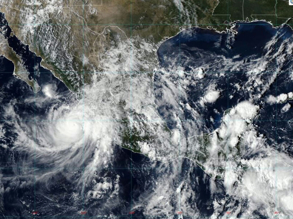 Simon se localiza a 70 kilómetros al oeste de Playa Pérula, Jalisco