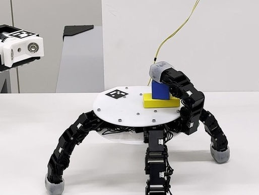 Dan a conocer mano robótica que puede moverse sola y tomar cualquier objeto