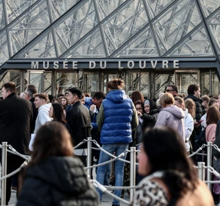 Hay más arrestados por robo en el Museo de Louvre
