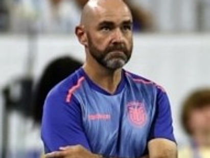 Despide Federación ecuatoriana de futbol al técnico de la seleccion tras derrota con Argentina