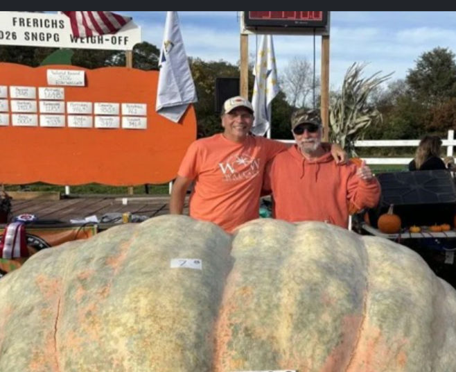 Muestran calabaza que podría obtener certificación como nuevo récord mundial