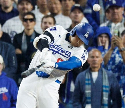 Dramática victoria de Dodgers en inicio de la Serie Mundial: homenaje a Valenzuela