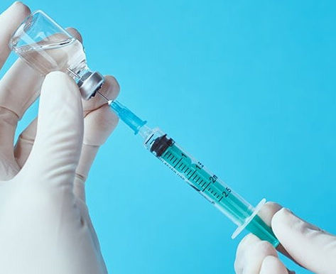 Ligan efectos del covid-19 con resacas y reacciones extrañas