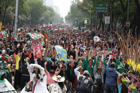 La Ciudad de México da la bienvenida al mundial con La Ola más grande del mundo