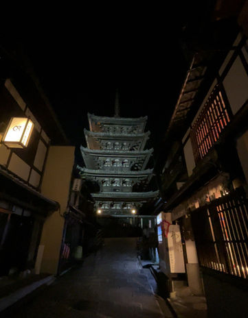 夜の法観寺