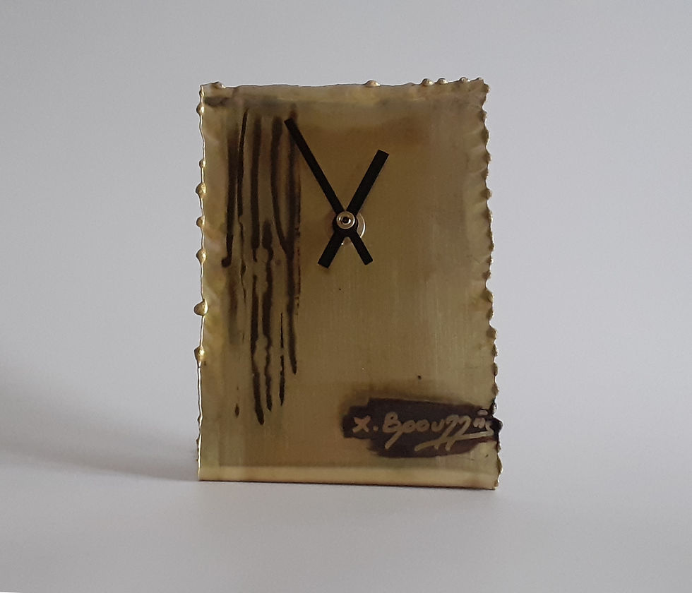 Thumbnail: Christos Vroullis & NTina Doryforou | Table Clock