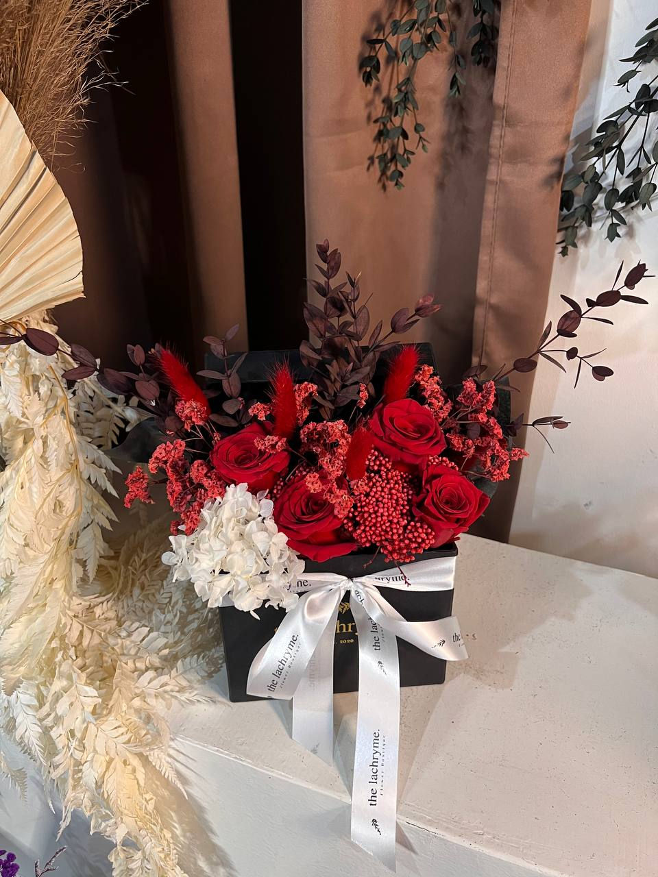 Thumbnail: Crimson | Preserved blooms | Le Fleur