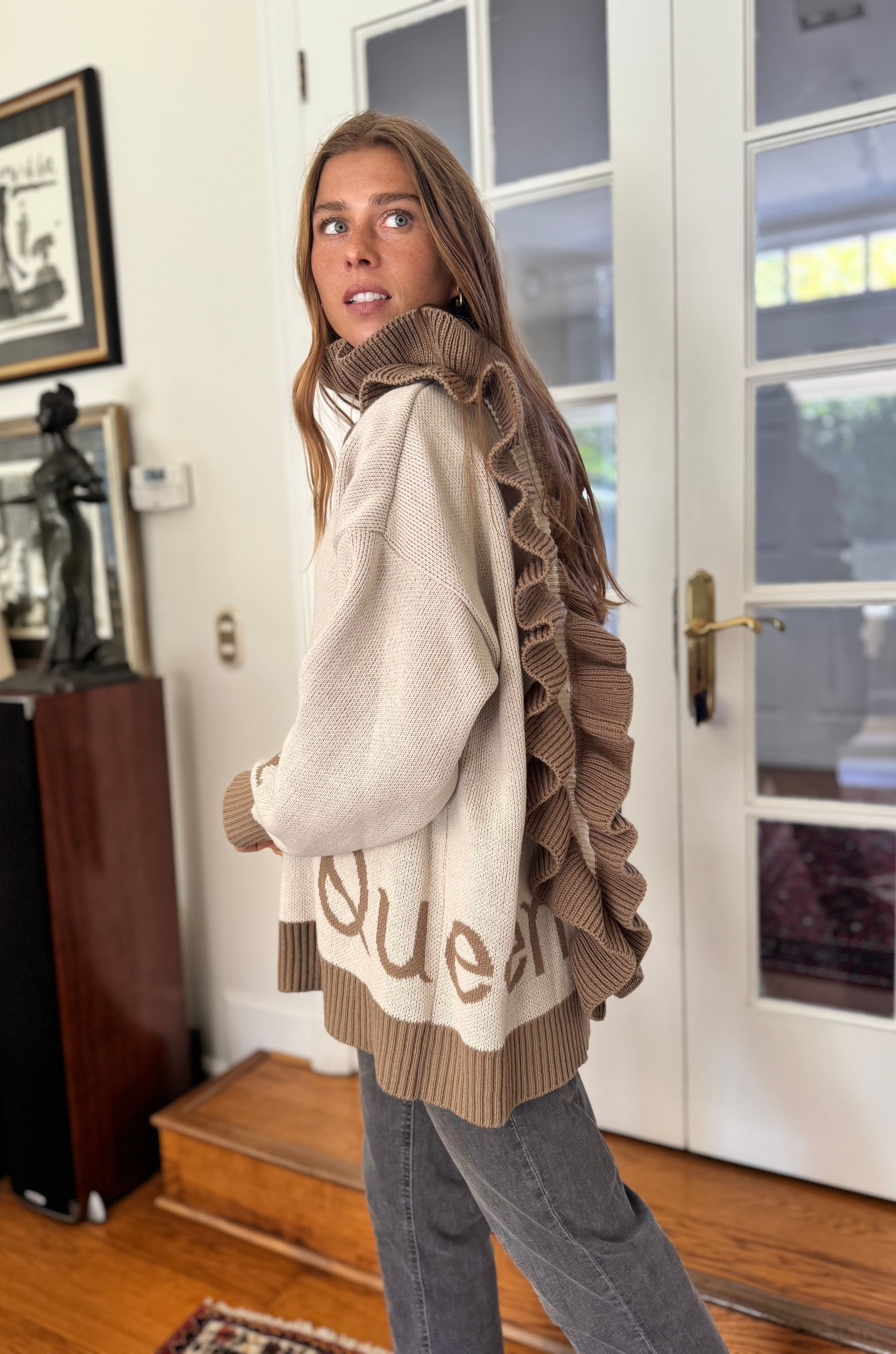 SWEATER QUEEN 