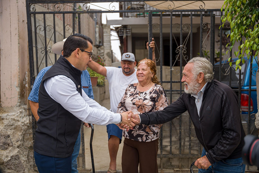 Supervisa alcalde Abdiel Gutiérrez Coronado obra de pavimentación en la colonia Xicoténcatl Leyva