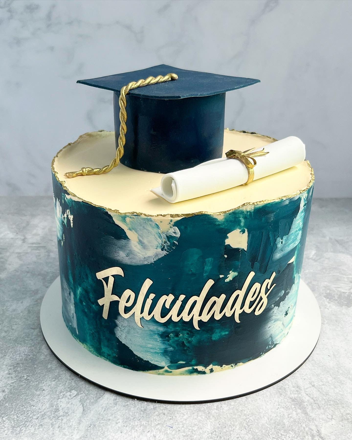 Birrete y diploma 2