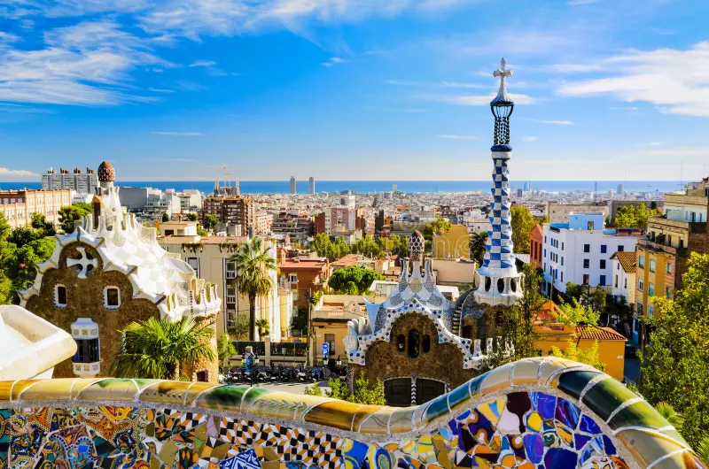 stationnement-guell-à-barcelone-espagne-27982958.webp