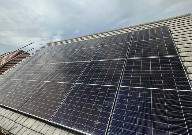 12 510 Watt Aiko Bifacial 5Kwh Hybrid Inverter 5.12Kwh Battery GivEnergy