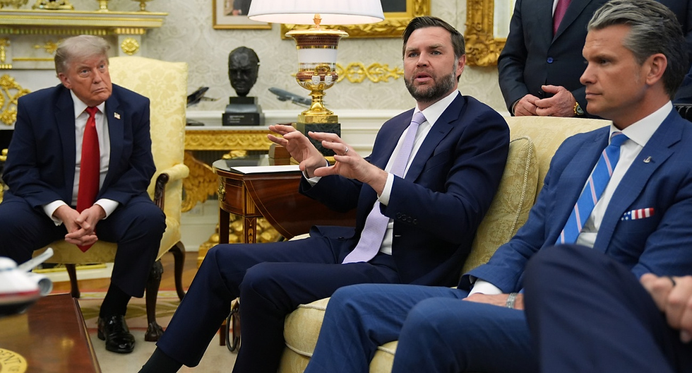 Дональд Трамп, Джей Ді Венс та Піт Хегсет. Фото: ap.org