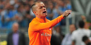 Atletas da base do Grêmio seram multados pelas ofensas contra D’Alessandro