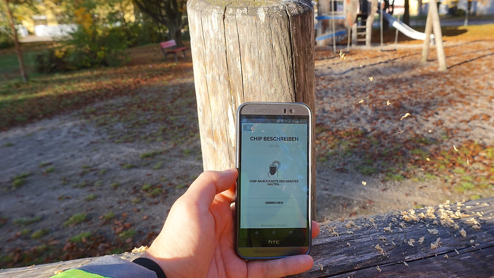 Digitale Spielplatzkontrolle auf dem Smartphone