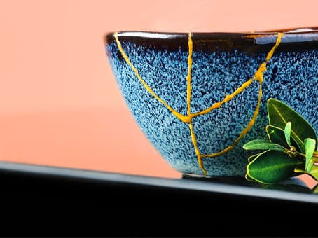 Kintsugi: El arte japonés de sanar y abrazar nuestras cicatrices