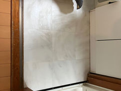 脱衣室床工事を行いました。