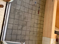 浴室用床シート工事を行いました。