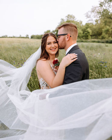 Bride and groom at Washington Court House Ohio wedding venue
